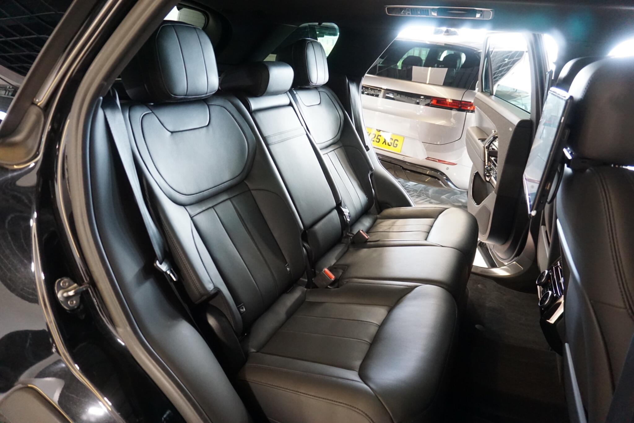 Land Rover Range Rover Sport 3.0 D300 MHEV Dynamic SE SUV 5dr Diesel Auto 4WD Euro 6 (s/s) (300 ps)
